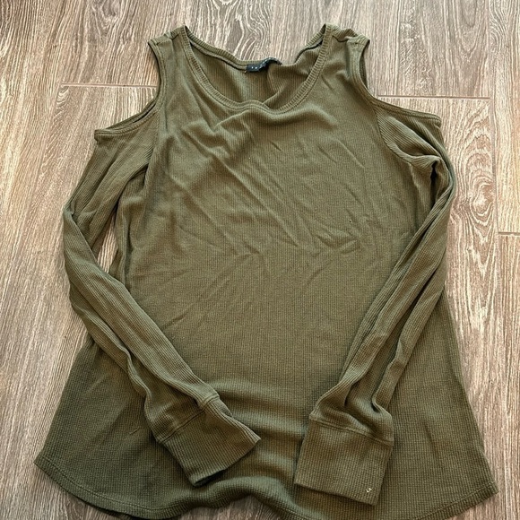 EUC Sanctuary olive green waffle knit cold shoulder top size Large - Picture 2 of 6